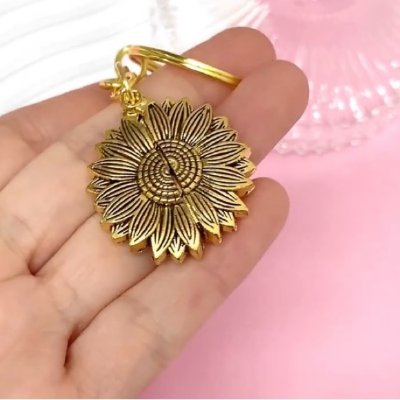 NWT SUNFLOWER KEYCHAIN WITH “ADULT” MOTIVATIONAL SAYING KEEP F*CKING GOING! - Picture 7 of 8